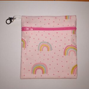 Svetlo roza z mavricami